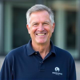 Senior Technician Eldra Ismaiel wearing [[COMPANY_NAME]] uniform